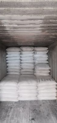 Le produit chimique déshydratant de chlorure de calcium de CaCl2.2H2O s'écaille pureté de 74%